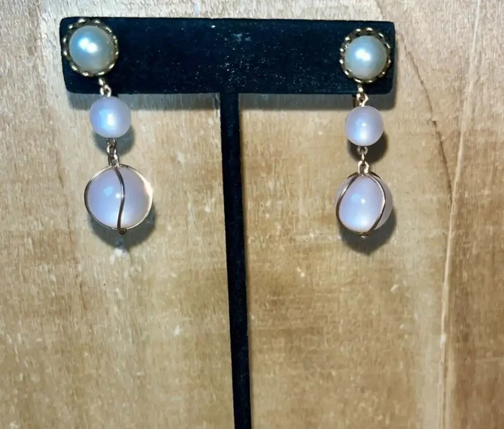 Vintage 50's 60's  Faux Pearl Pink Bead Dangle Drop Earrings Screwback Gold Tone